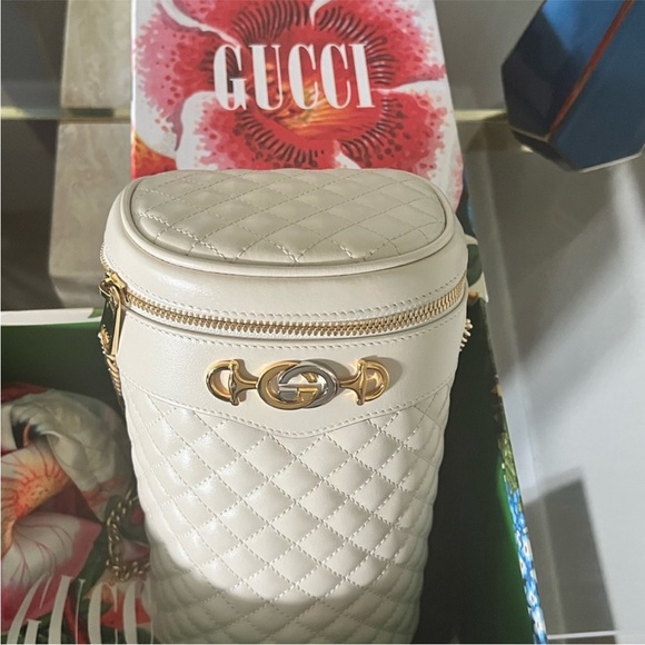 Gucci Zumi Cylinder Bucket Bag - Picture 5 of 11